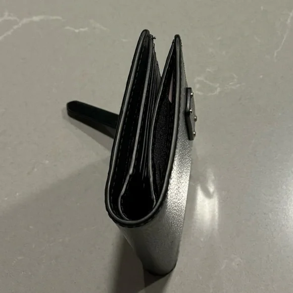 KATE SPADE Wallet Medium Bifold - Picture 9 of 9